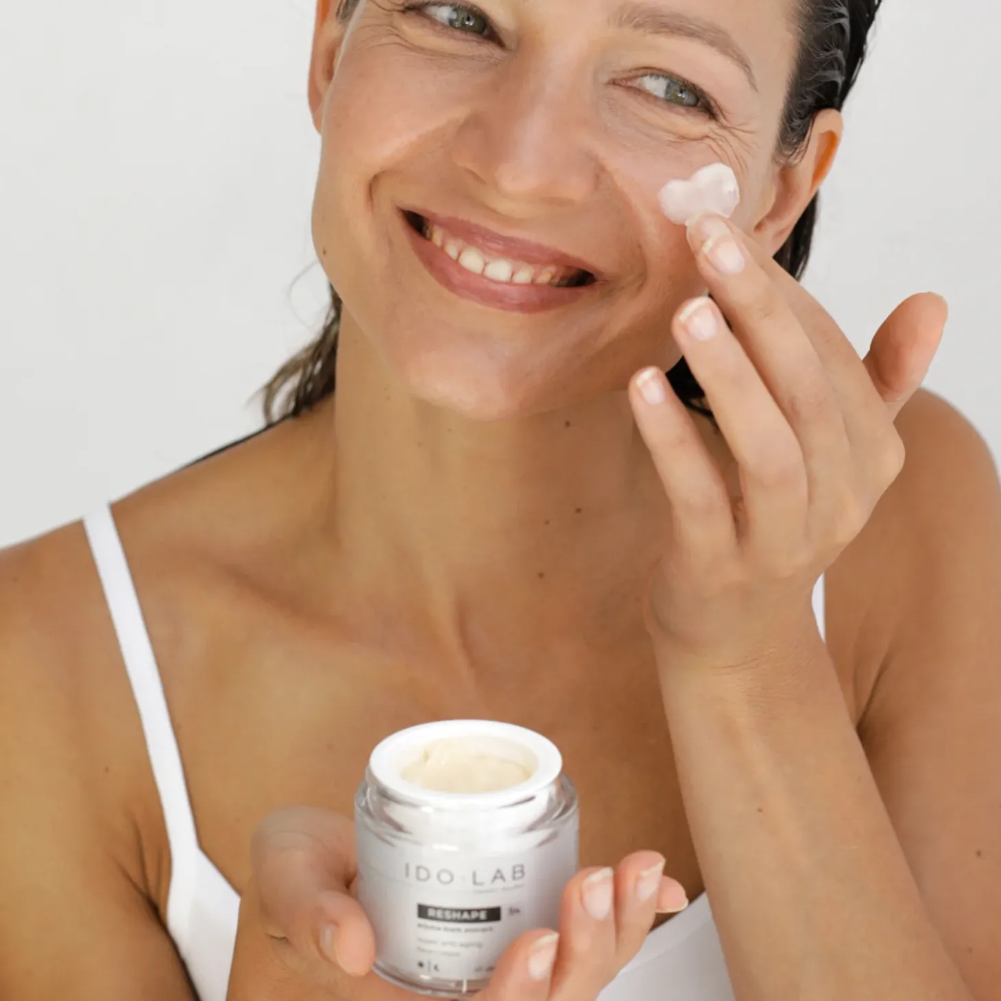 Ido Lab - Reshape Intense - Liftingujący i Rozjaśniający Krem do Twarzy - 50ml
