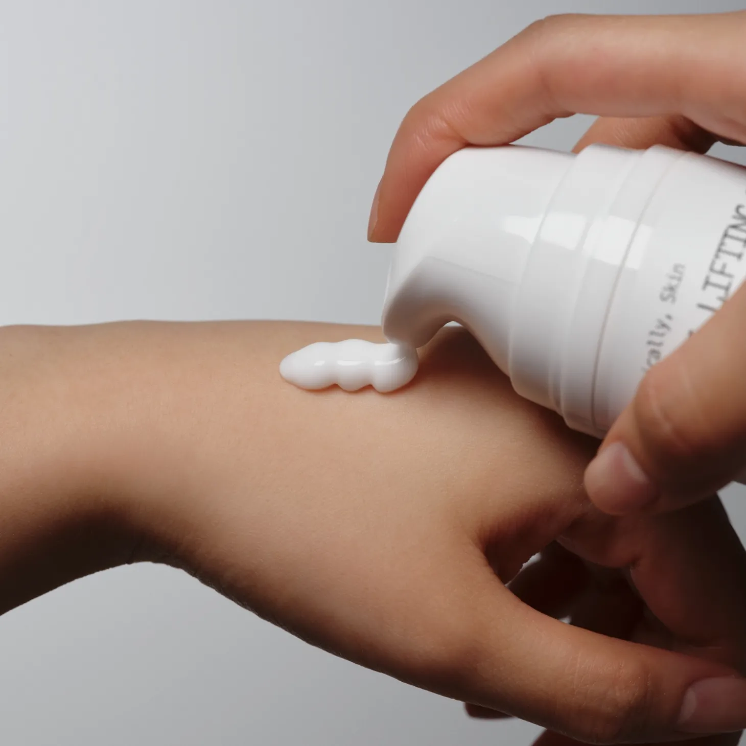 Logically, Skin - Multi-Lifting Cream - Nawilżający Krem do Twarzy z Peptydami - 50ml