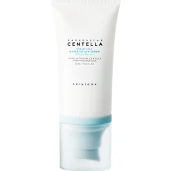 SKIN1004 - Madagascar Centella Hyalu-Cica Water-Fit Sun Serum SPF50+ PA++++ - Nawilżający Krem Przeciwsłoneczny - 50ml