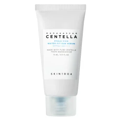 SKIN1004 - Madagascar Centella Hyalu-Cica Water-Fit Sun Serum SPF50+ PA++++ - Nawilżający Krem Przeciwsłoneczny - 15ml